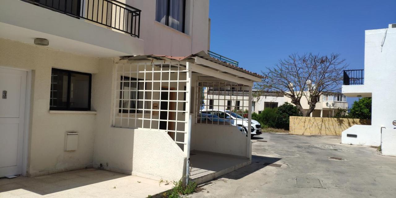 Isabella Townhouse Villa Paphos Exterior photo