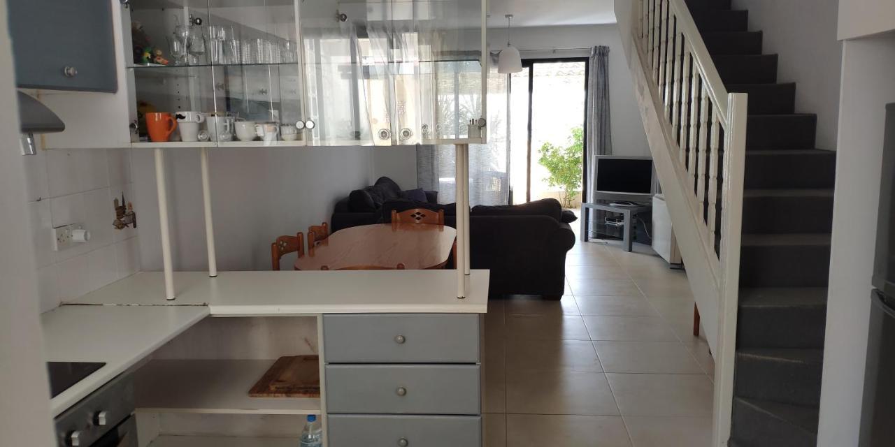 Isabella Townhouse Villa Paphos Exterior photo